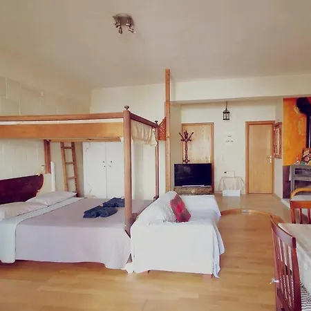 Apartment Sweet Leo *
